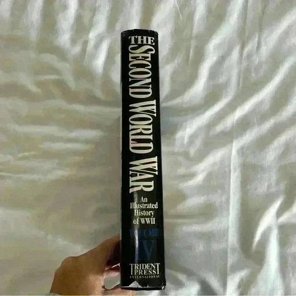 The Second World War: Sands of Blood: Volume IV: 1/1941 - 8/1941 Hardcover - Picture 7 of 8